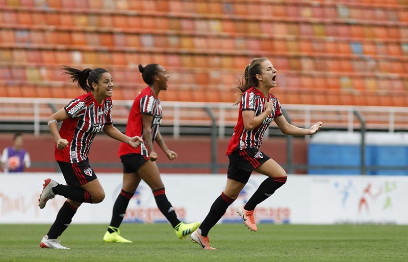 São Paulo se destaca e busca seu espaço no futebol feminino